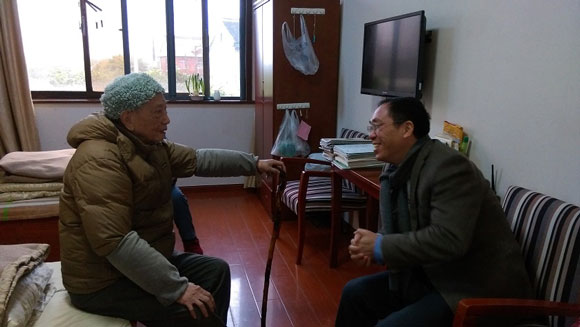 上海光机所领导在春节前夕走访慰问老党员和老