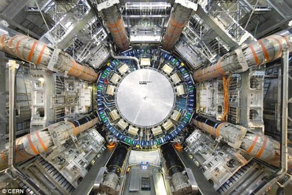 大型强子对撞机新实验证实量子力学最早预言